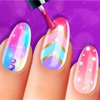 play Fashion Girls Nail Salon Game